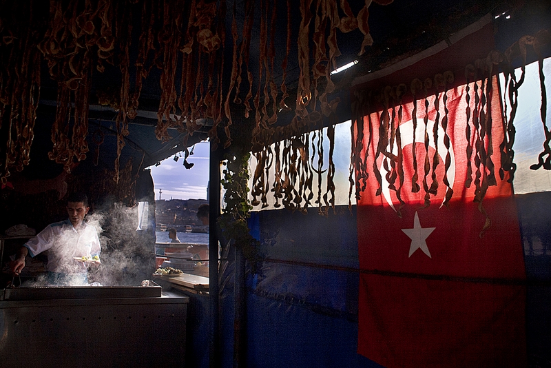 427 - BEHIND THE SMOKE - DEMIRKOL ZEYNEP - turkey.jpg